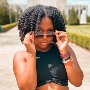 Meet your Posher, Saraya